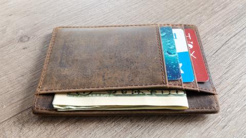 Photo courtesy of Pexels: https://www.pexels.com/photo/brown-leather-wallet-and-us-dollar-banknote-915915/