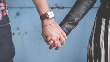 https://stocksnap.io/photo/holdinghands-couple-4WIPPD231S