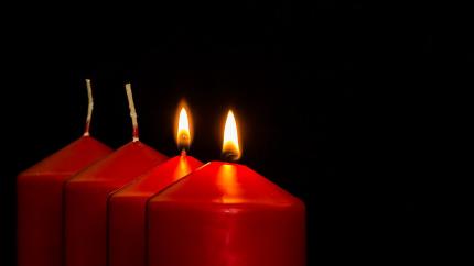 Photo courtesy of Pixabay https://pixabay.com/en/advent-2-advent-advent-candles-1883820/