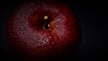 https://pixabay.com/photos/apple-red-background-eat-fruit-4837158/