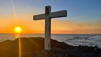 Photo: Cross at the Peña del Tigre viewpoint in León, Nicaragua during a World Renew trip with Drayton Christian Reformed Church.
