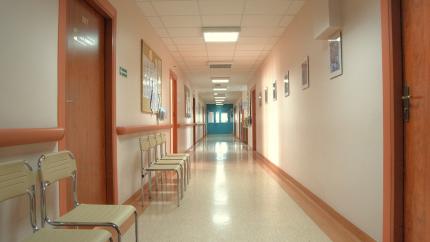 https://pixabay.com/en/hospital-corridor-operating-room-484848/