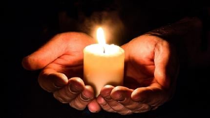 https://pixabay.com/photos/hands-open-candle-candlelight-1926414/
