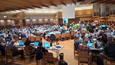 The large delegation of Synod sits together in the Calvin University Chapel. Courtesy of the CRCNA.