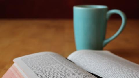 https://pixabay.com/photos/bible-study-coffee-cup-religion-896222/