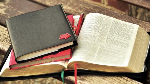 Photo courtesy of Pixabay: https://pixabay.com/en/book-read-bible-study-notes-write-1156001/