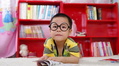 Photo courtesy of Pixabay https://pixabay.com/en/boy-reading-book-glasses-books-921807/