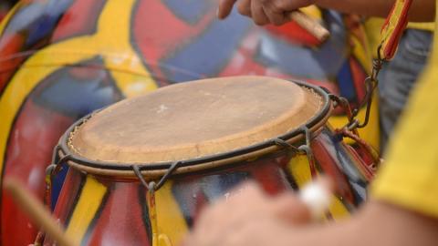 https://pixabay.com/en/drum-percussion-instrument-music-3253745/