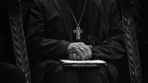 Photo courtesy of Pixabay https://pixabay.com/en/ready-vicar-church-religion-faith-1153149/